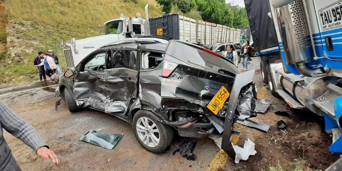 Grave accidente: Tractomula choca contra nueve vehículos en la vía Bogotá –  Tunja - Noticentro 1 CM&