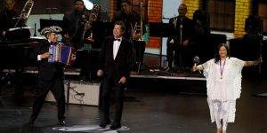 Sin J Balvin, estrellas homenajearon a Rubén Blades en los Grammy Latino