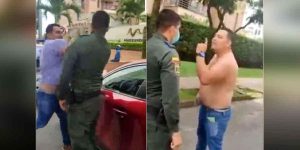 (Video) ¿Otro caso de Usted no sabe quién soy yo?: Hombre ebrio cacheteó a un policía