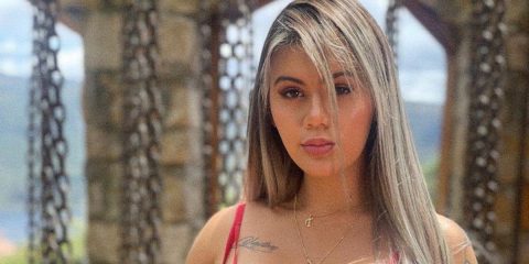 Cintia Cossio Onlyfans: semidesnuda y con una bata animal print - Canal 1