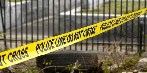 Misterioso caso: un bebé desaparecido y su madre hallada en descomposición dentro de un carro