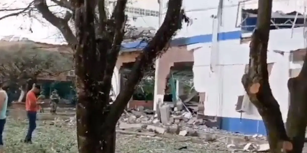 Revelan las crueles imágenes del sitio donde explotó el carro bomba en Saravena, Arauca