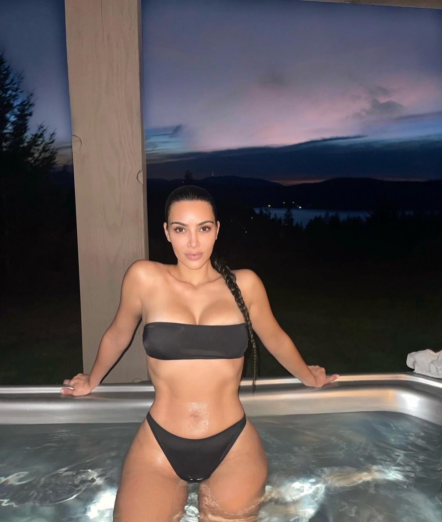 foto kim kardashian en bikini