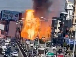 (Vídeo) Impactante explosión de un camión cisterna que transportaba propano: Conductor se salvó