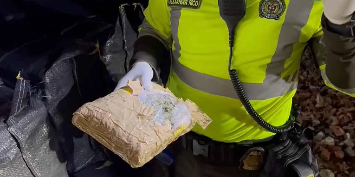 Incautan carro abandonado cargado con 224 kilos de marihuana en la vía Girardot