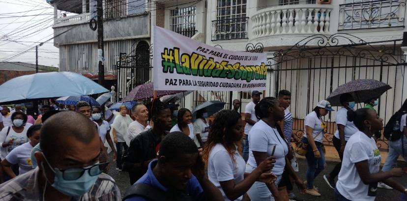 Habitantes de Buenaventura marcharon exigiendo a los delincuentes terminar sus actos de violencia