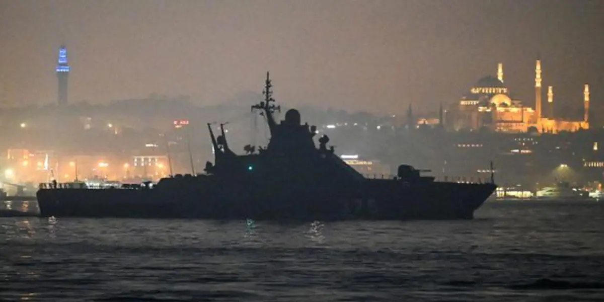 Turquía cierra el Bósforo al paso de buques de guerra de todos los países