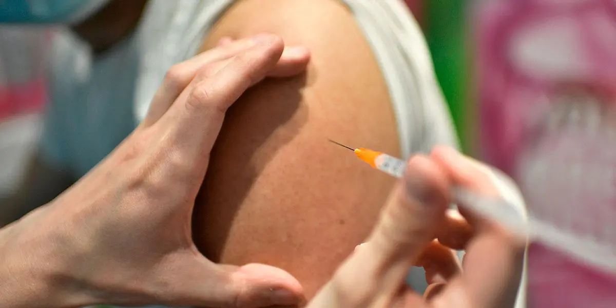 FDA considera uso de Novavax como tercera vacuna contra el Covid-19 en EE. UU.