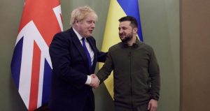 Reino Unido entregará autos blindados y misiles antibuque a Ucrania