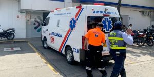 ¿La guerra del centavo?, carreras de ambulancias, compiten por recoger heridos en Bogotá