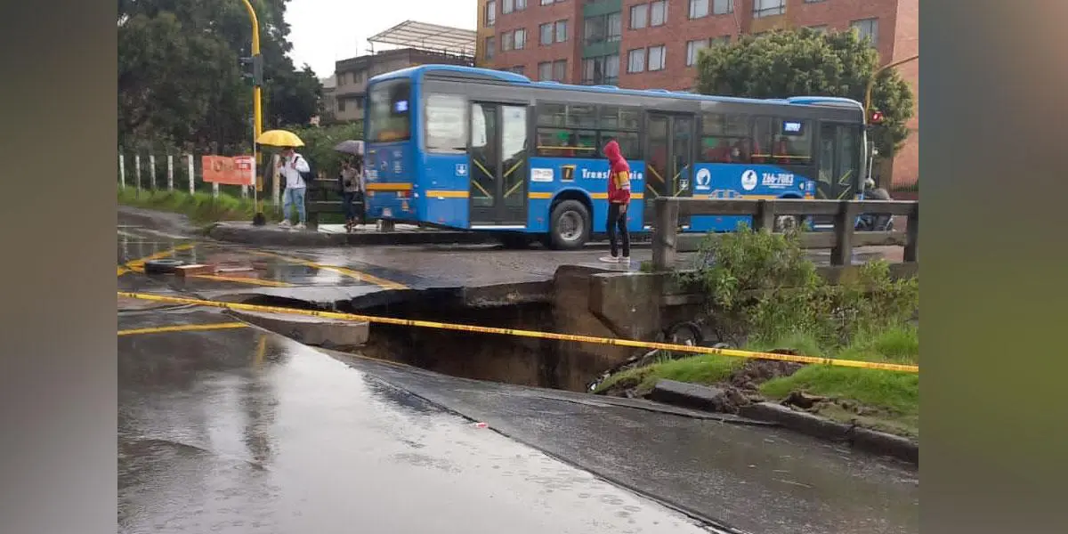 Por cráter en el pavimento hay cierre vial en el occidente de Bogotá