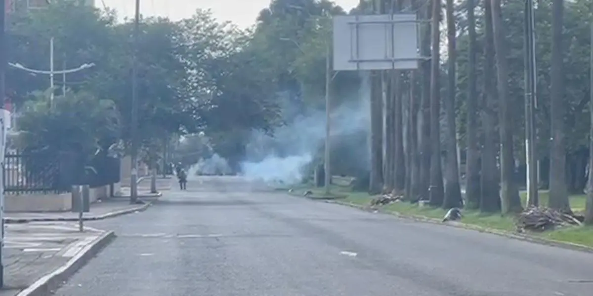 Disturbios en la Universidad del Valle dejan a un policía herido