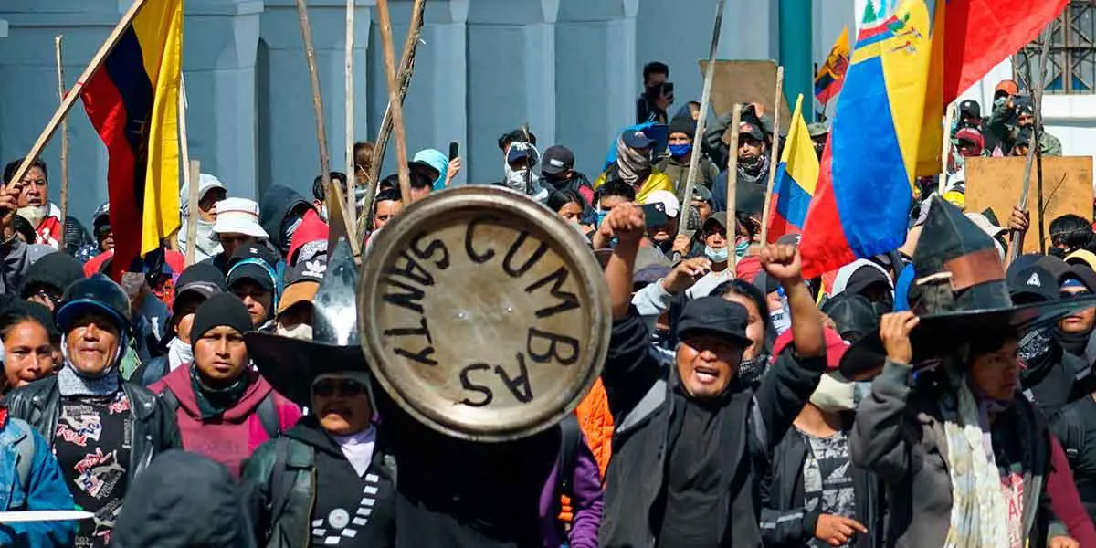 Cacerolazo en Quito para pedir diálogo y solución a las protestas de Ecuador