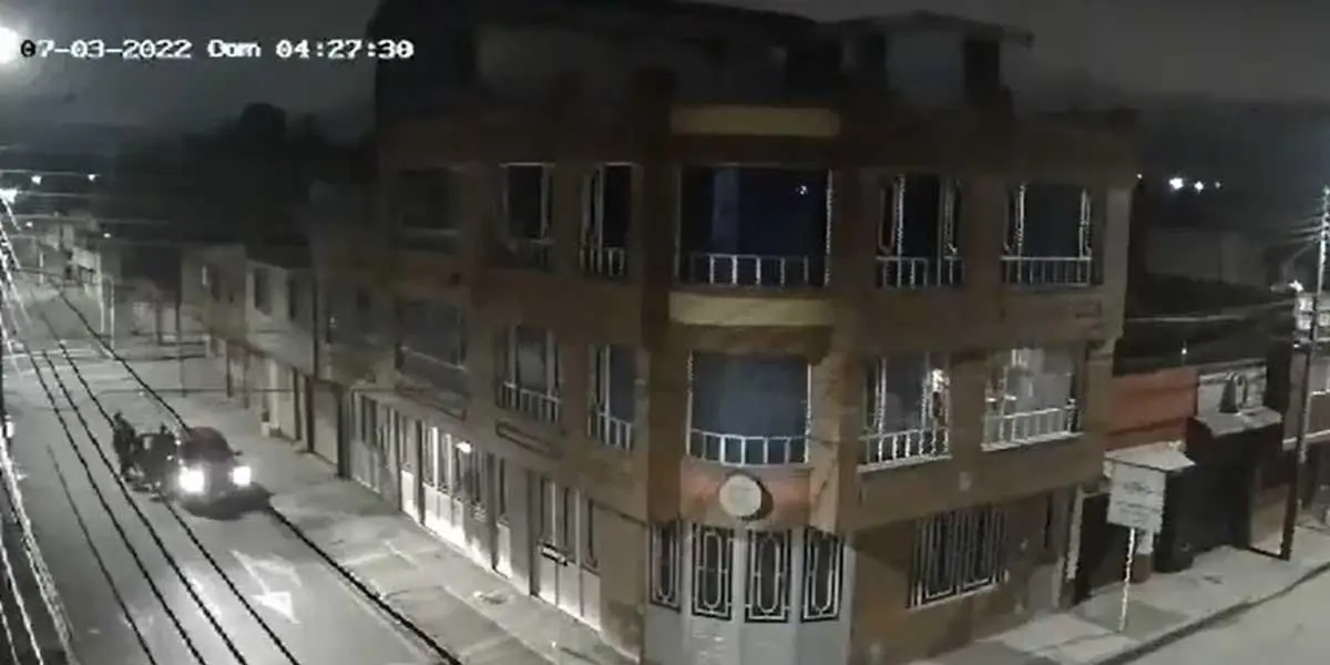 Impactante video muestra cuando un SITP arrolla y mata a dos policías en Bogotá