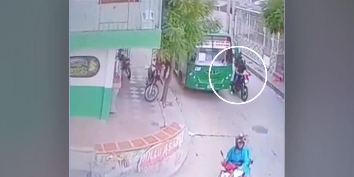 Video Pasajero Asesinó A Conductor De Bus En Barranquilla Noticentro 1 Cmand 6763