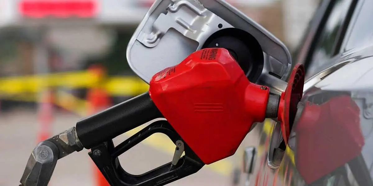 Gasolina subirá $200 pesos mensuales