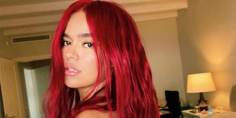 Karol G estrenó su pelo rojo en concierto en Puerto Rico - Canal 1