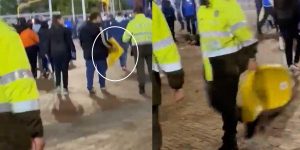 Captan a hincha de Millonarios robando una silla del estadio El Campín: policía lo tuvo que perseguir