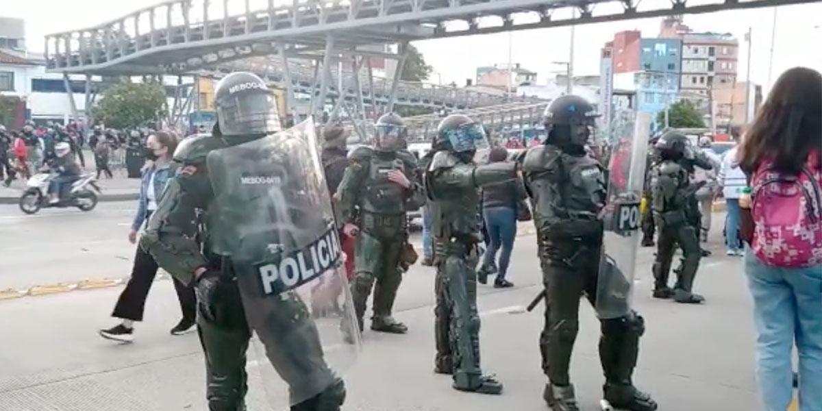 En Vivo: Bloqueos En La Calle 26 Y TransMilenio Por Protesta De ...