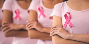 Campaña de autoexamen contra el cáncer de mama en Medellín: amor por la vida