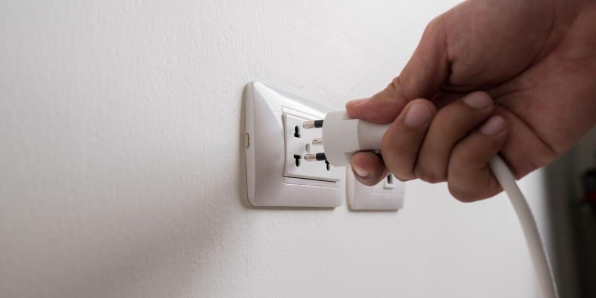 Electrodomésticos que se recomienda desenchufar para reducir costo del recibo de luz