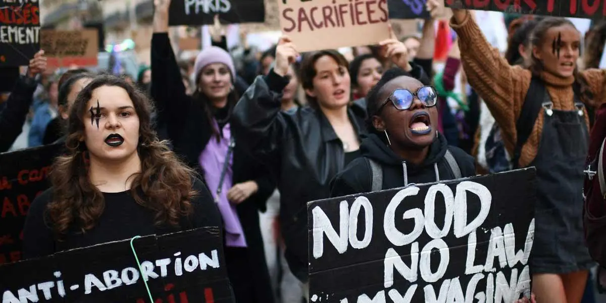 Francia da primer paso para consagrar el aborto como un derecho constitucional