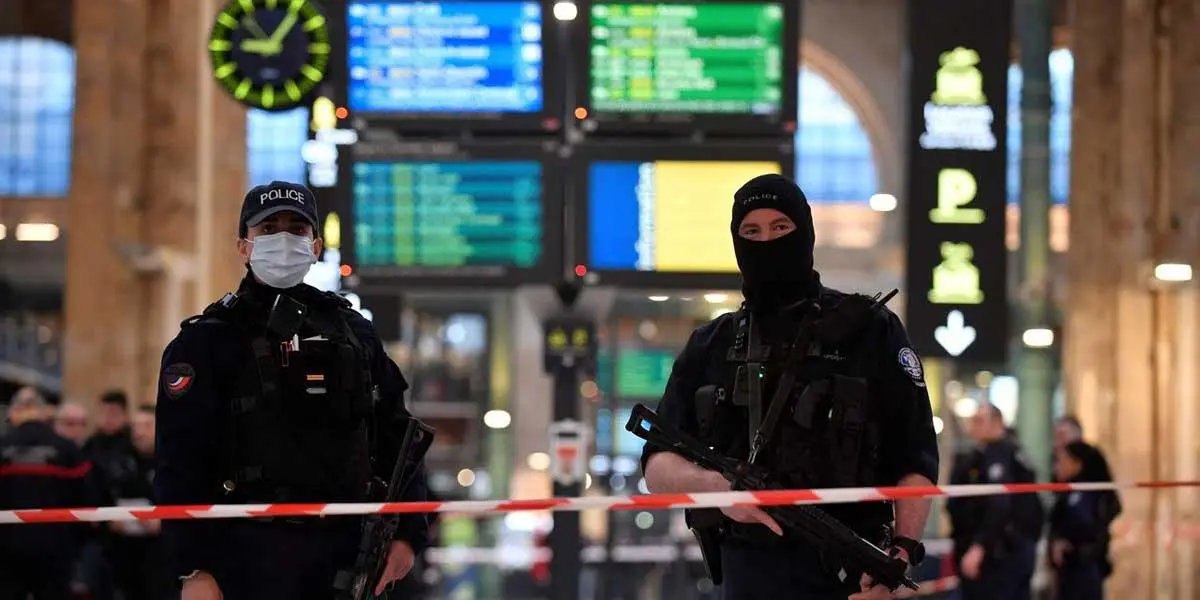 Atentado en París: hombre atacó a varias personas con arma blanca