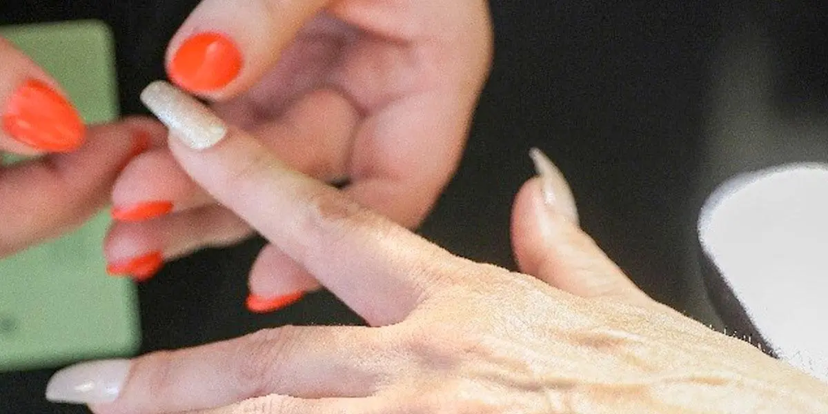 Una mujer contrajo cáncer tras arreglarse las uñas: &#8220;mi dedo parecía una ampolla&#8221;