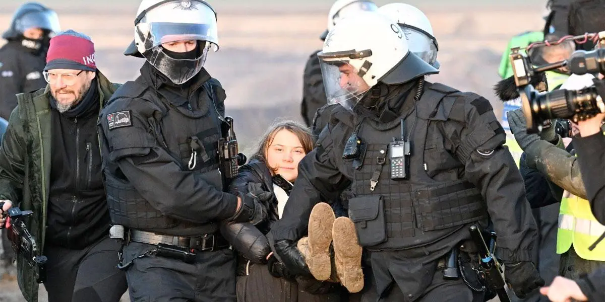 Detienen a Greta Thunberg durante una protesta contra una mina de carbón en Alemania