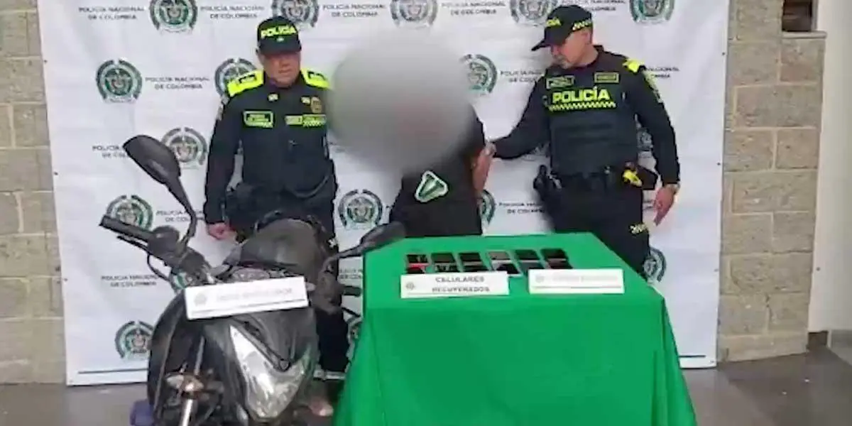 Cae el “raponero” de celulares en Bogotá: ya tenía 11 dispositivos en su poder al ser capturado