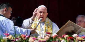 Papa Francisco ingresa a un hospital de Roma por síntomas de resfriado