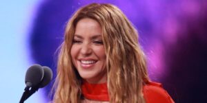 ¡Conmovedor! Shakira dedica emotivo mensaje a sus hijos en los Premios Juventud
