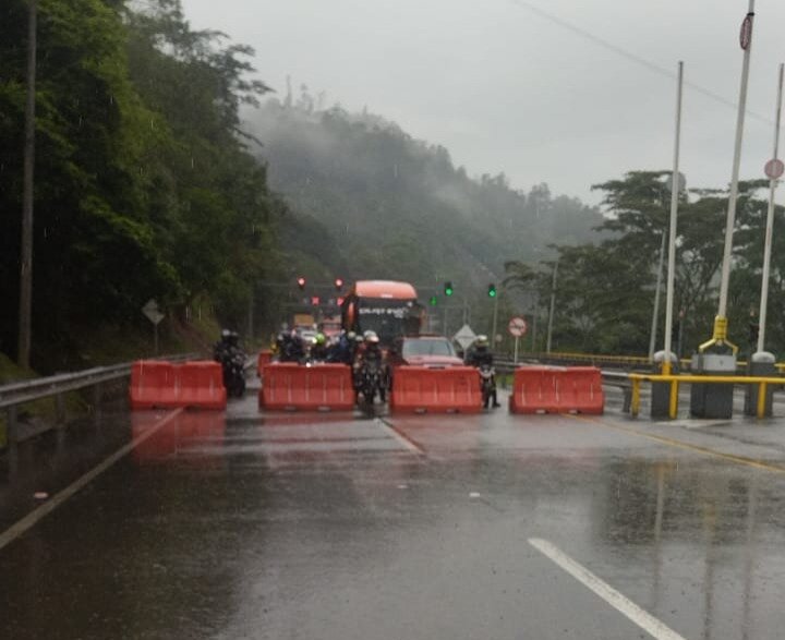 Nuevo cierre total de la vía al Llano por caída de material y lluvias ...