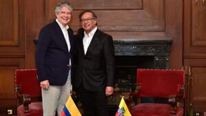 Guillermo Lasso llega a Casa de Nariño para reunión con Petro por problemas energéticos en Ecuador