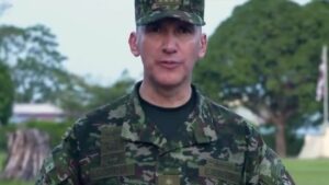 General Mauricio Ospina utilizó recursos estatales para investigar al profesor de su esposa