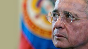 Elección de fiscal: Uribe dice que guarda silencio y teme por secuestro a magistrados