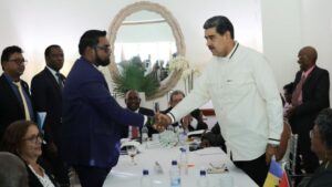 Tensión Venezuela-Guyana por Esequibo: conversación entre Nicolás Maduro e Irfaan Ali
