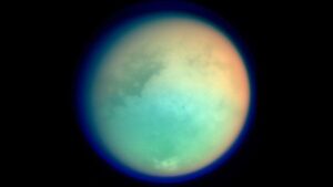 Cuerpos orgánicos extraños fueron detectados en Titán, la superluna de Saturno