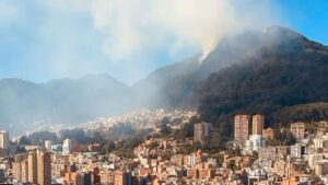 ¿Qué es el efecto lupa y por qué inició un incendio forestal en cerro de Bogotá?