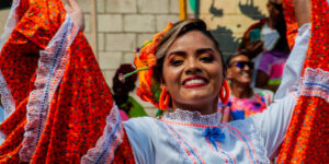 Juan Valdez rinde homenaje al Carnaval de Barranquilla con un Tamarindo Carnavalero