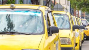 Está listo el subsidio para taxistas por el alza de la gasolina: estas son las condiciones