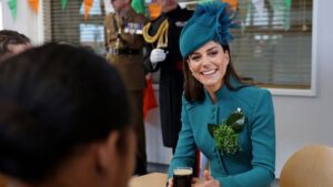 Revelan video en donde aparecería Kate Middleton: en redes especulan que no es ella