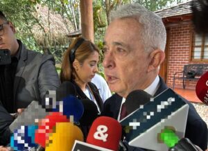 Mi vida pública no conoce la mentira, dice Uribe ad portas del juicio en su contra