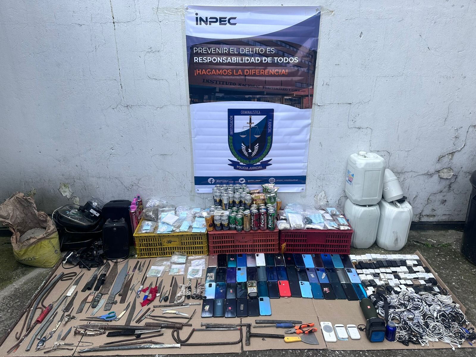 Inpec interviene cárceles del país: hallaron celulares, droga, licores y  hasta videojuegos - Canal 1