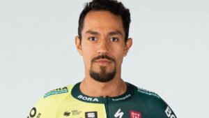 ¡Orgullo colombiano! Daniel Martínez se aseguró un puesto en el podio del Giro de Italia