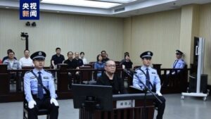 China condenó a muerte a un exbanquero: recibió sobornos por 154 millones de dólares