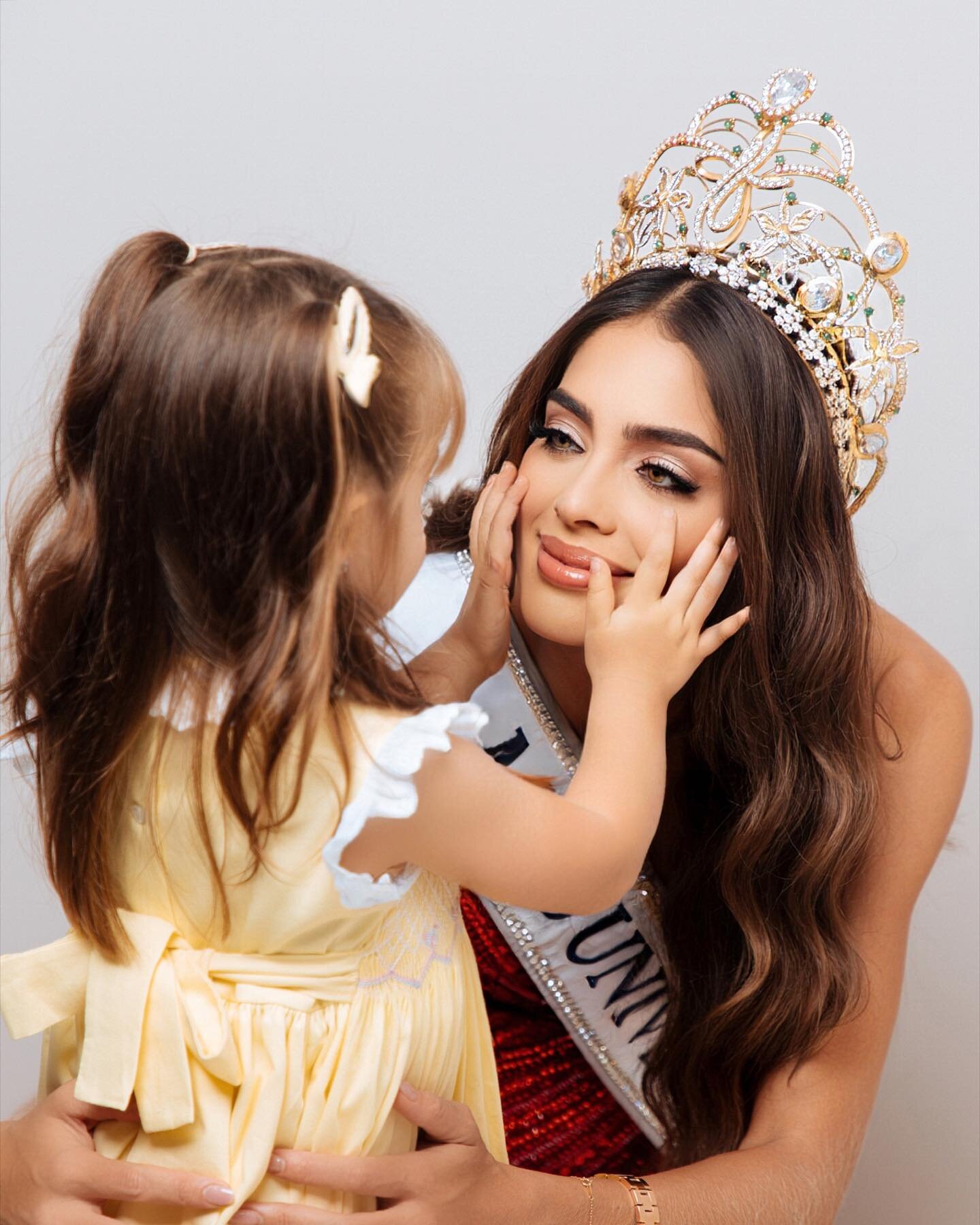 Camila Avella y su hija