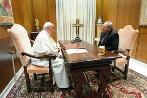 El presidente del Senado, Iván Name se reunió con el papa Francisco ¿De qué hablaron?