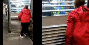 Mujer grita a empleado de TransMilenio porque no le recibió monedas para pagar el pasaje