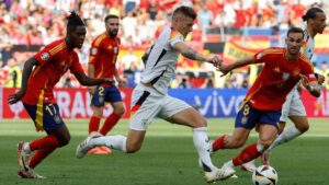 España lo gana sobre la hora a la local, Alemania, y va a semifinales: Kroos dice adiós